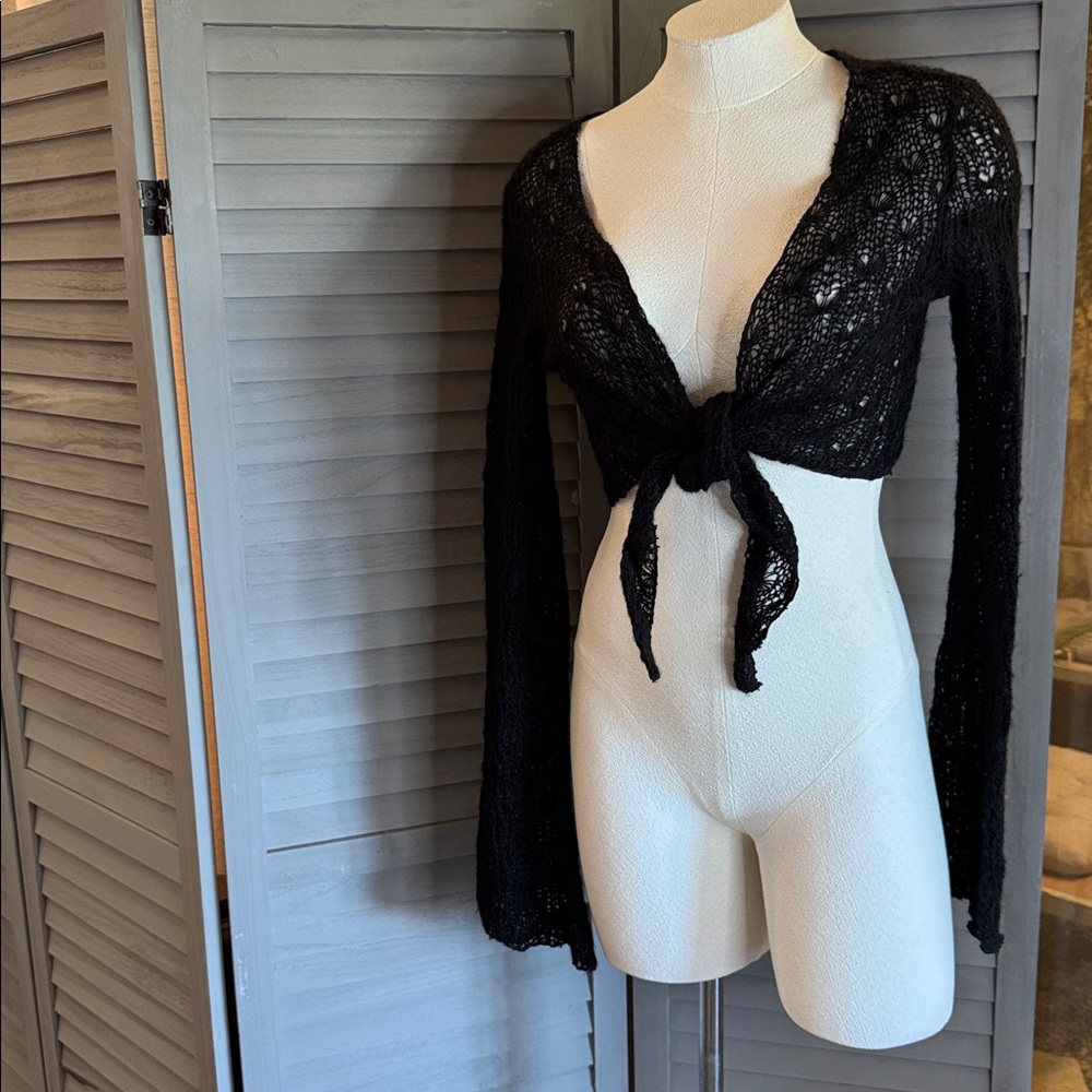 Black knit Tie-Front Cardigan/shrug w/bell sleeves - Picture 11 of 11